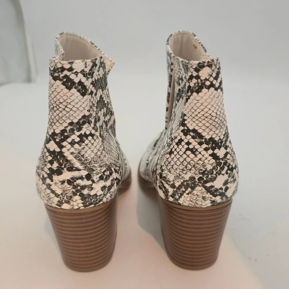 ZBY Women Ankle Boots Size 8 Faux Snakeskin Print Pointed Toe Block Heel Booties